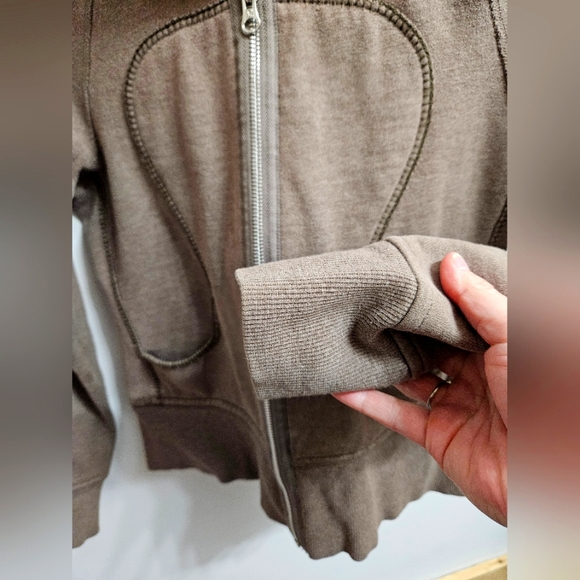 Lululemon Scuba Hoodie - Picture 3 of 5